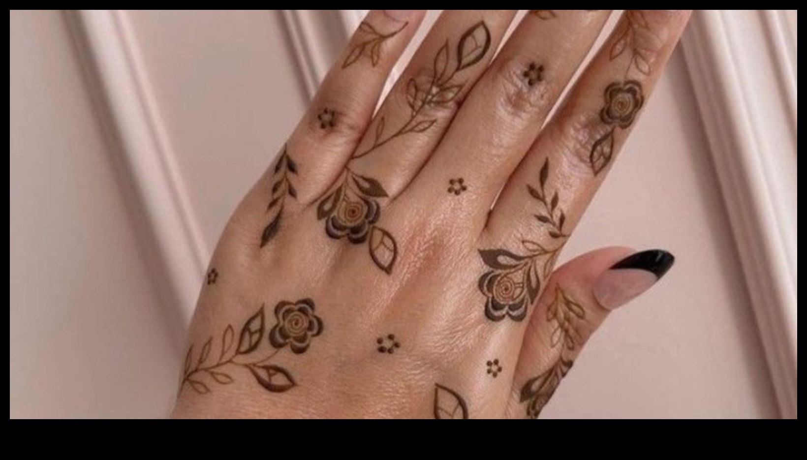 יופי חולף: רעיונות קעקועים שובי לב וזמניים