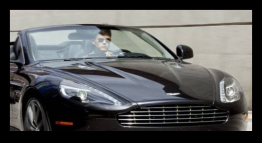 מניע את החלום: הכוח הטרנספורמטיבי של מכוניות יוקרה