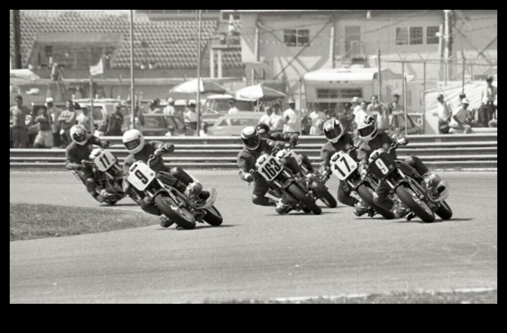 אגדות מירוץ: חוגגים את הסמלים של ספורט אופנועים