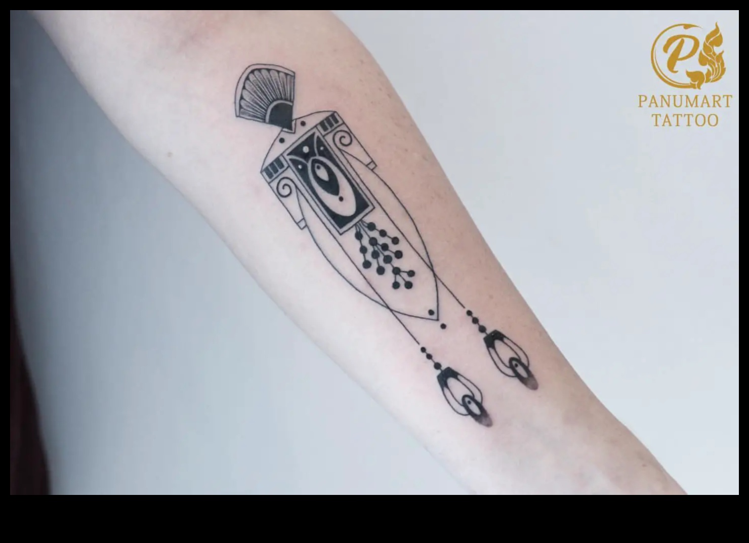 Ink Reverie: עיצובי קעקועים חלומיים ואתרים