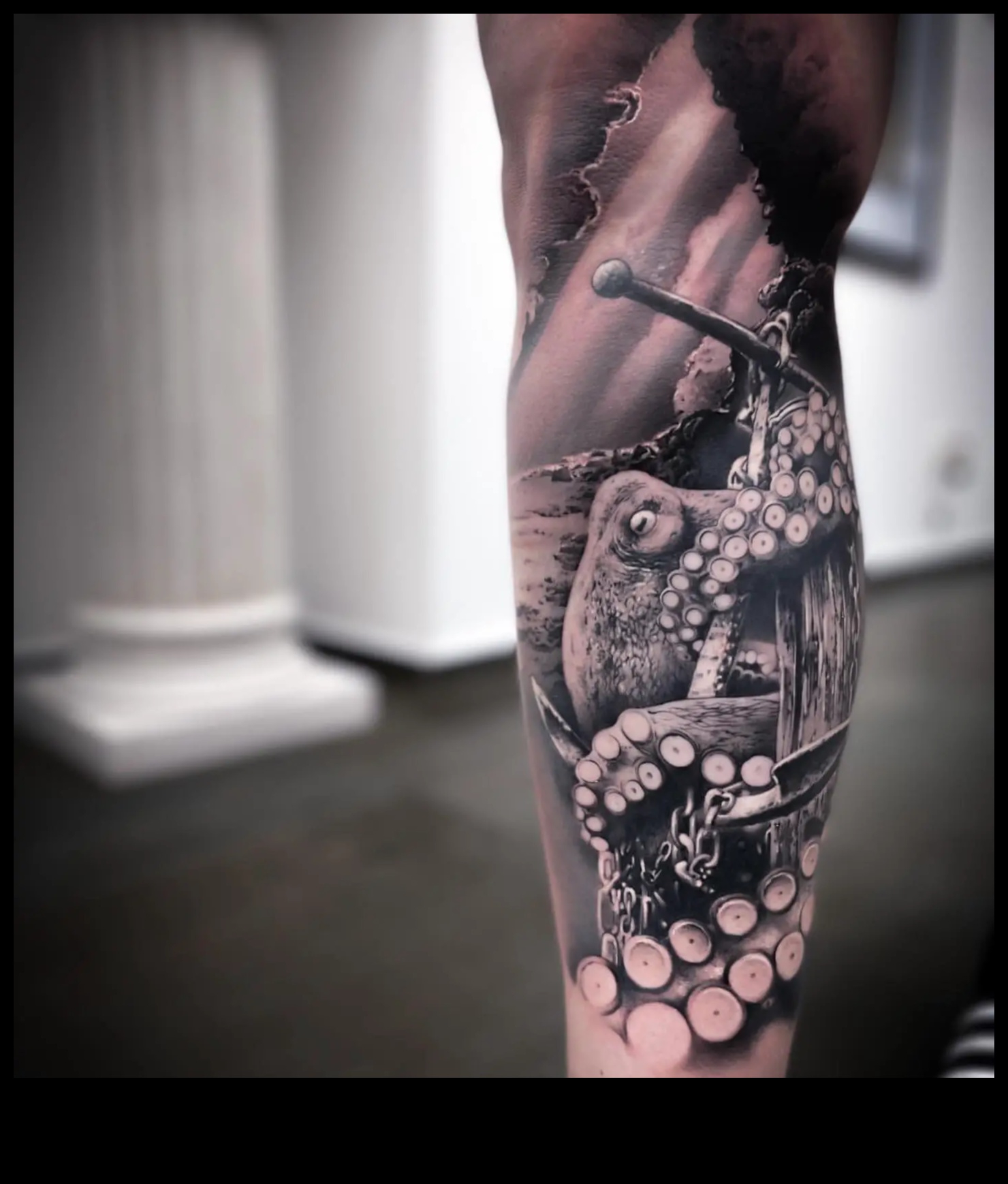 סנפירים ונוצות צוללים לתוך עולם הקעקועים של בעלי חיים ימיים 4 סנפירים ונוצות: צלול לתוך הרפתקאות קעקועים של בעלי חיים ימיים