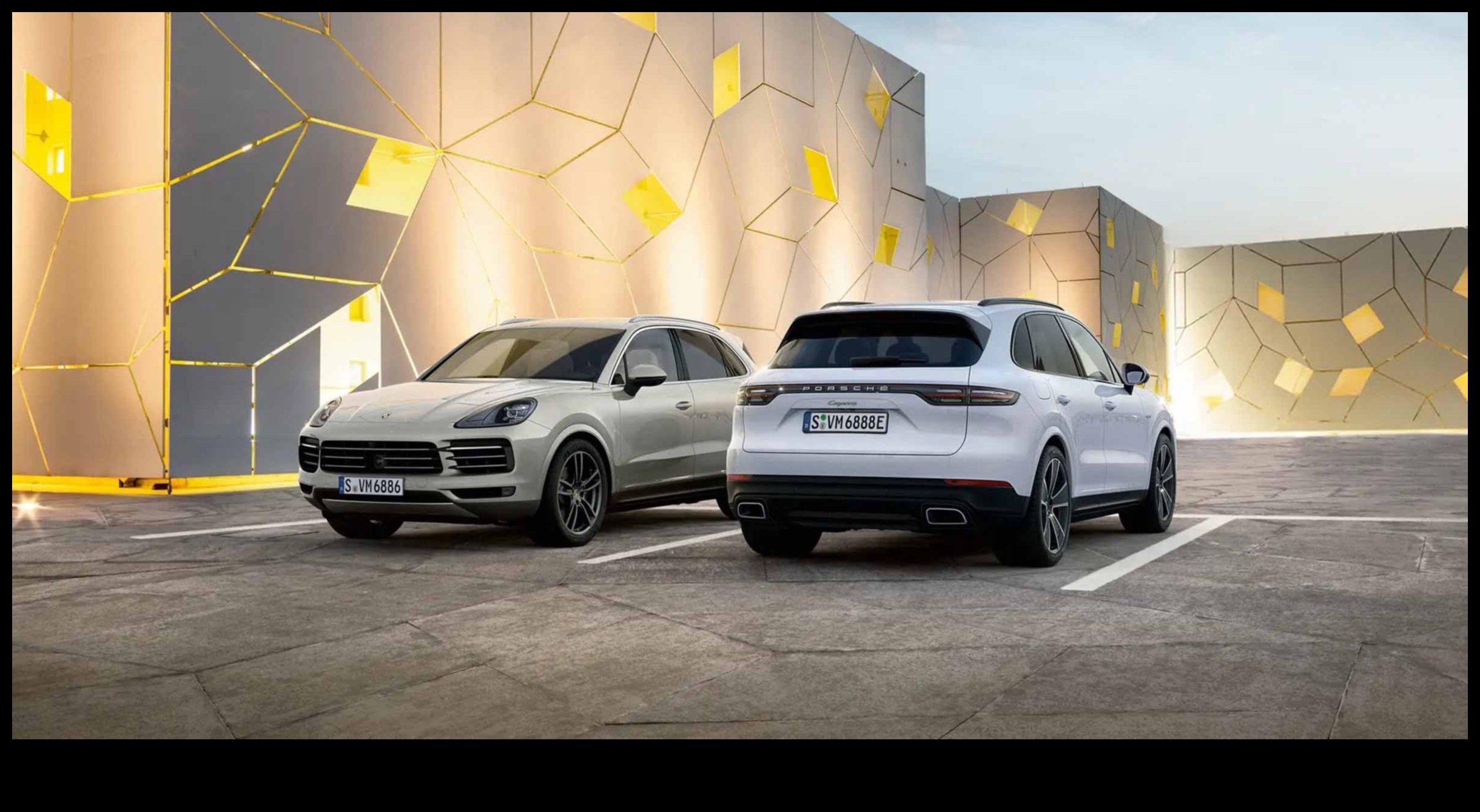 Highway Royalty רכבי שטח מפוארים השולטים בכביש 1 תמלוגים בכביש המהיר: חוגגים את הוד מלכות רכבי השטח היוקרתיים