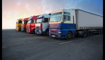 יזמים בדרכים: אורח החיים הנייד של מפעילי רכב מסחרי