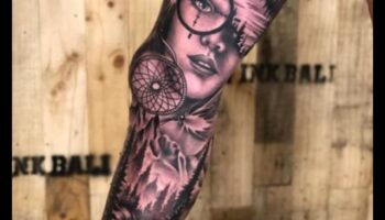 יוקרה בגפיים התחתונות: גלה את האלגנטיות של קעקוע רגליים אמנותיות