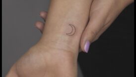 לחישות של אמנות: קעקועים קטנים בשורש כף היד עם סיפורים עוצמתיים